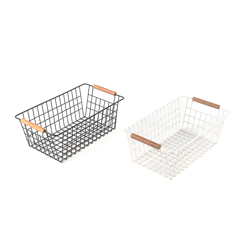 나무 손잡이가 달린 보관 바구니